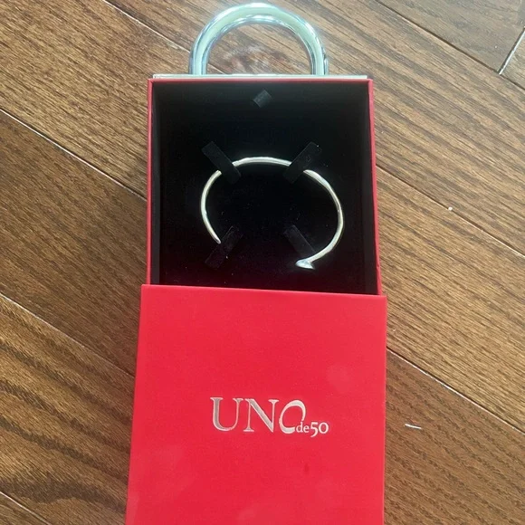 Uno de 50 Silver Nail Bracelet - Picture 4 of 4